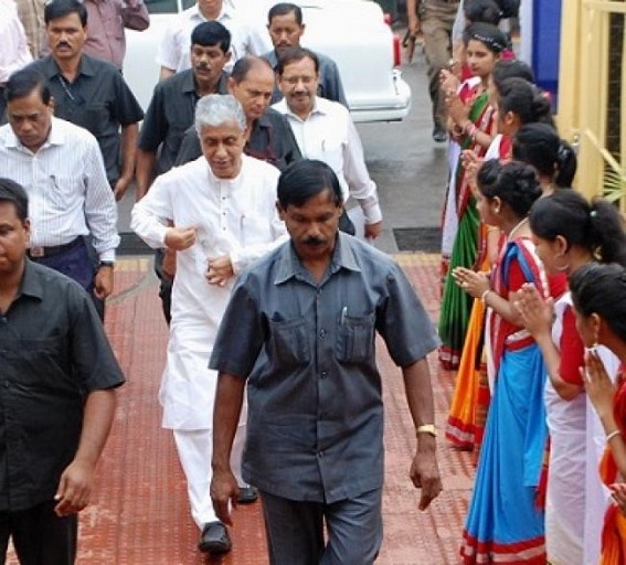 Centre increased 6 pc DA; gap between state-centre salaries jumped at 45 pc from 39 pc, Manik silent after a mere 5 pc DA hike on July 2015, JMCT Chairman talks to TIWN, says “Blaming Centre doesn’t end CM’s responsibility†Centre increased 6 pc DA; gap between state-centre salaries jumped at 45 pc from 39 pc, Manik silent after a mere 5 pc DA hike on July 2015, JMCT Chairman talks to TIWN, says “Blaming Centre doesn’t end CM’s responsibilityâ€